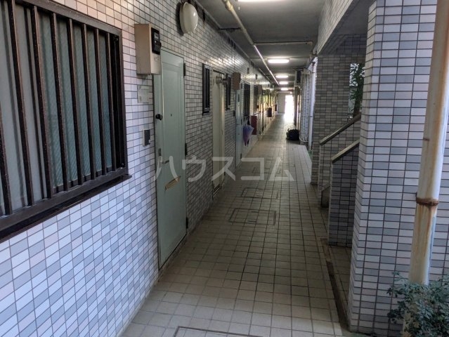 19/28 エントランス