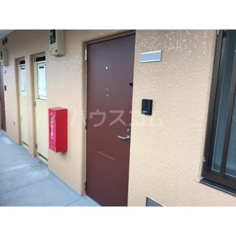 24/30 エントランス