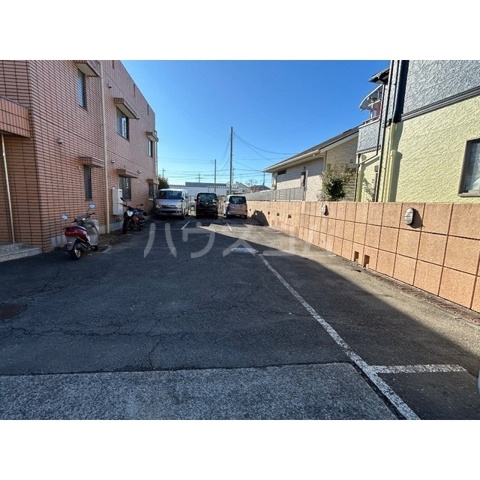 25/30 駐車場