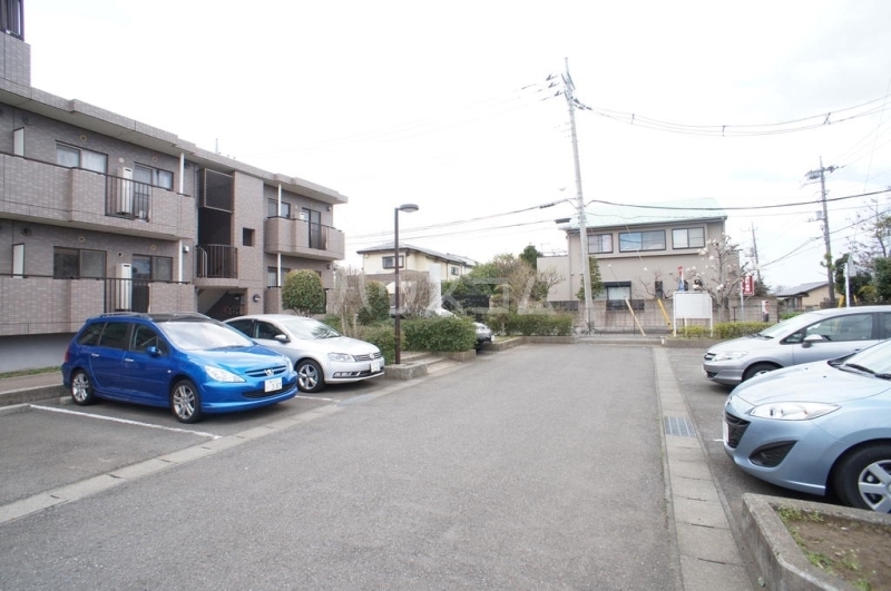 14/18 駐車場