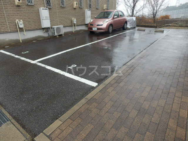 20/29 駐車場
