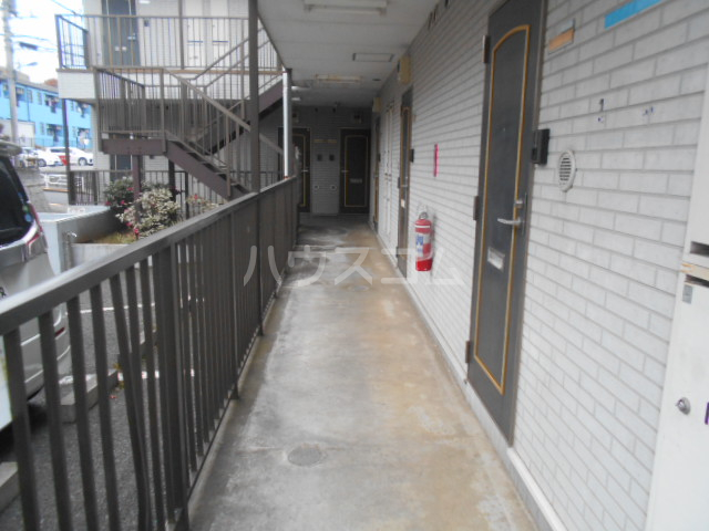 24/30 エントランス