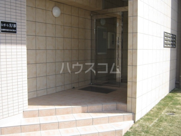 22/23 エントランス