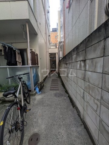 21/30 エントランス
