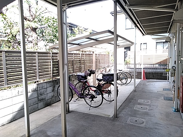 2/4 エントランス