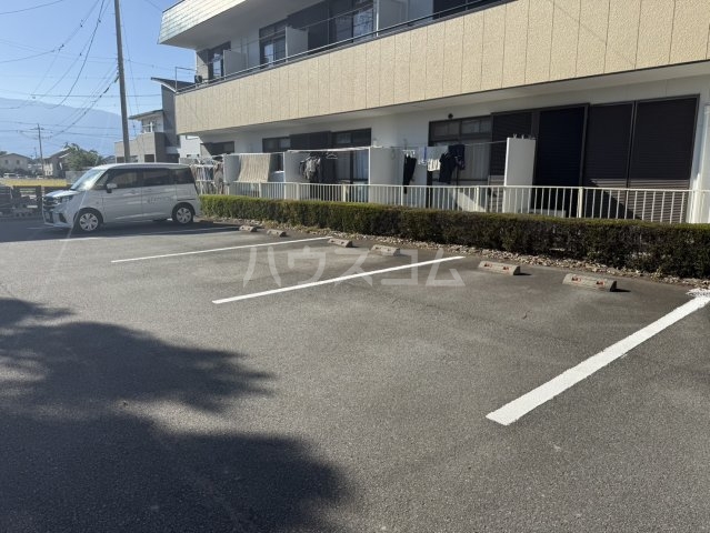 17/27 駐車場