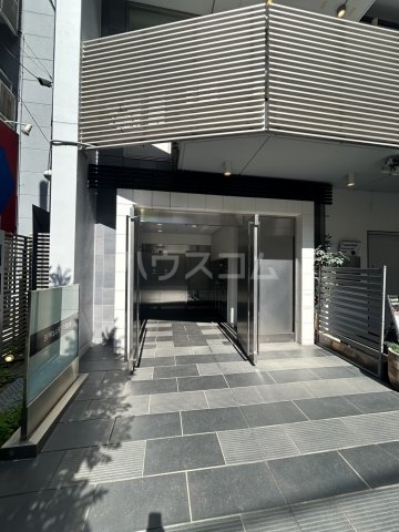 24/30 エントランス