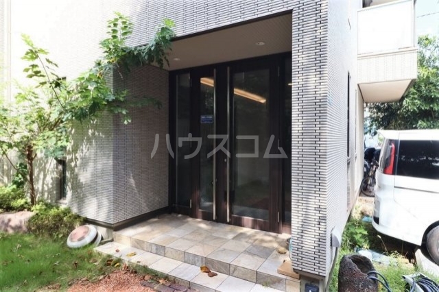 29/30 エントランス