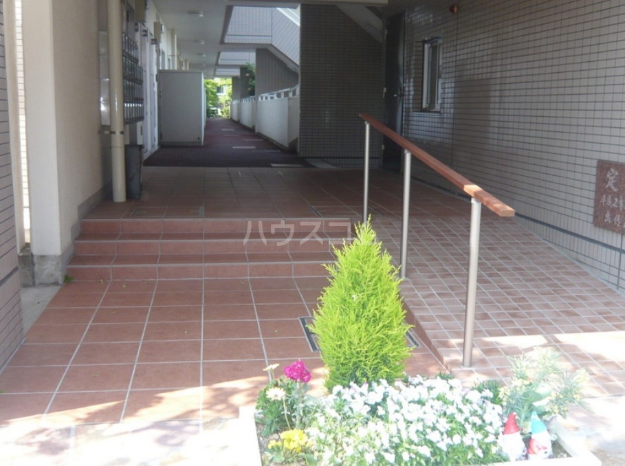 20/24 エントランス