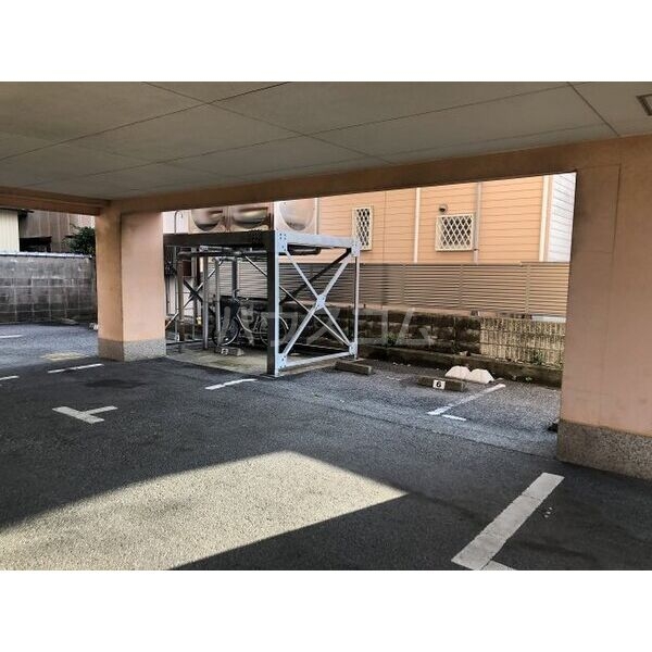 15/23 駐車場