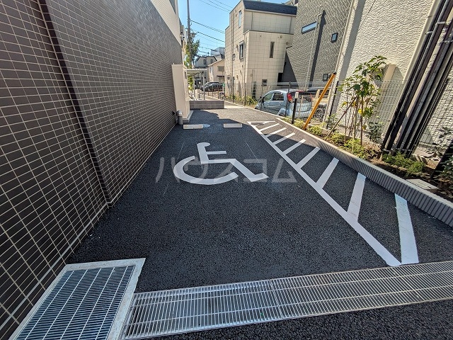 23/30 駐車場