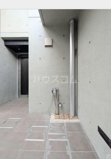 20/30 エントランス