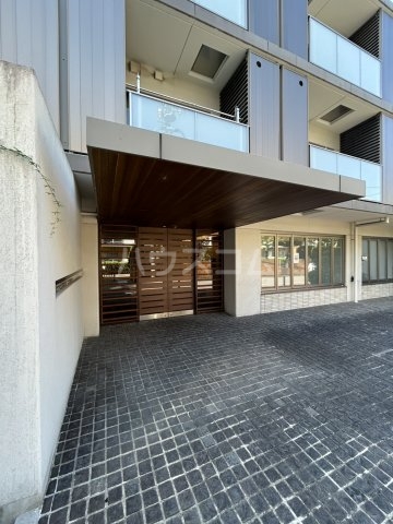 3/4 エントランス