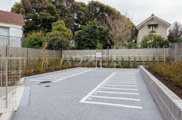 26/29 駐車場