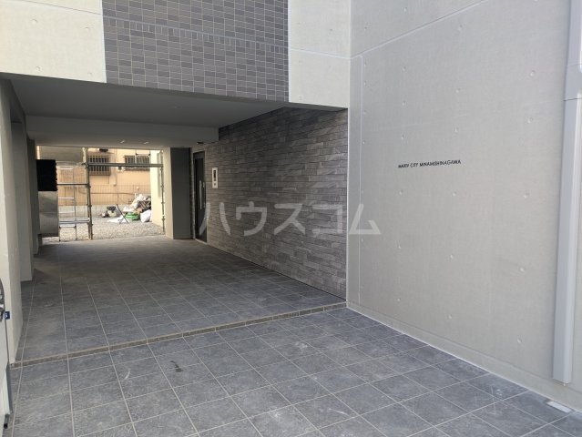 14/14 エントランス