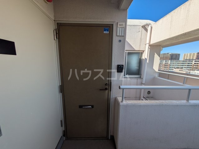 13/30 玄関