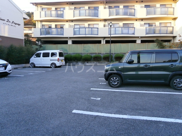 14/20 駐車場