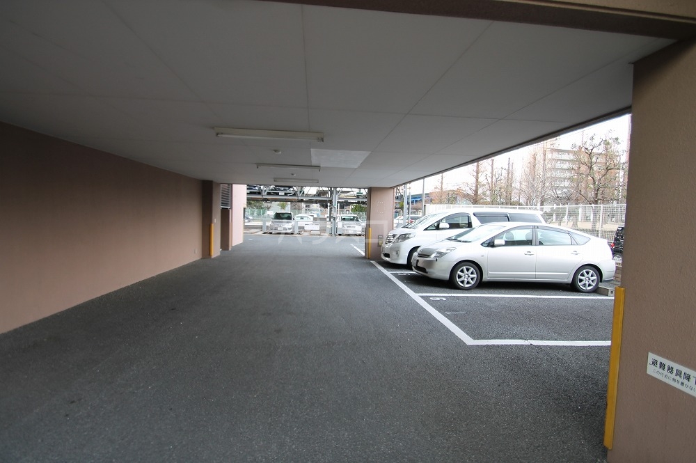 26/30 駐車場