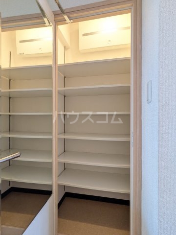 13/30 収納