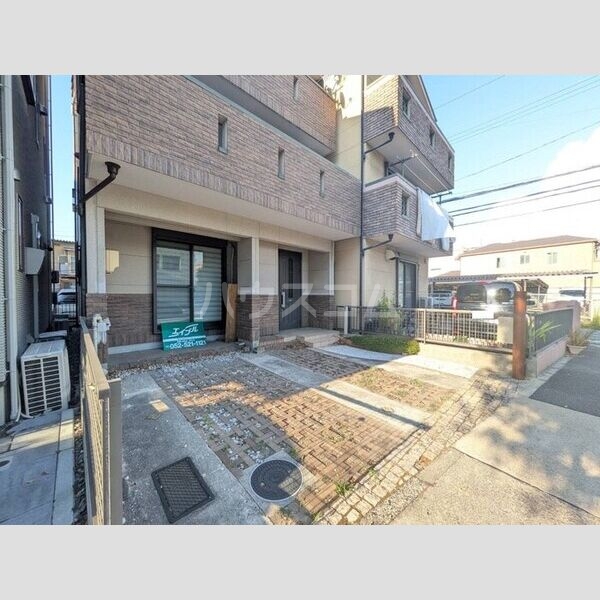 14/19 駐車場