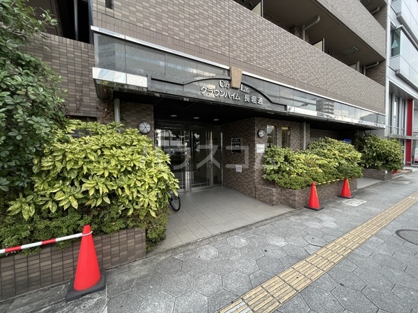 15/23 エントランス