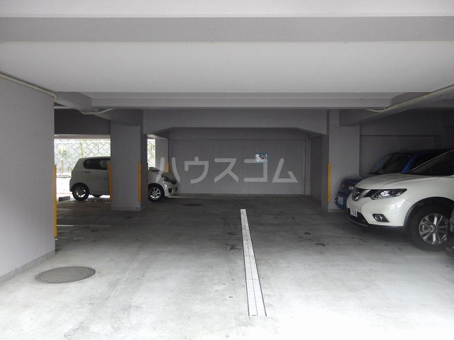 22/30 駐車場
