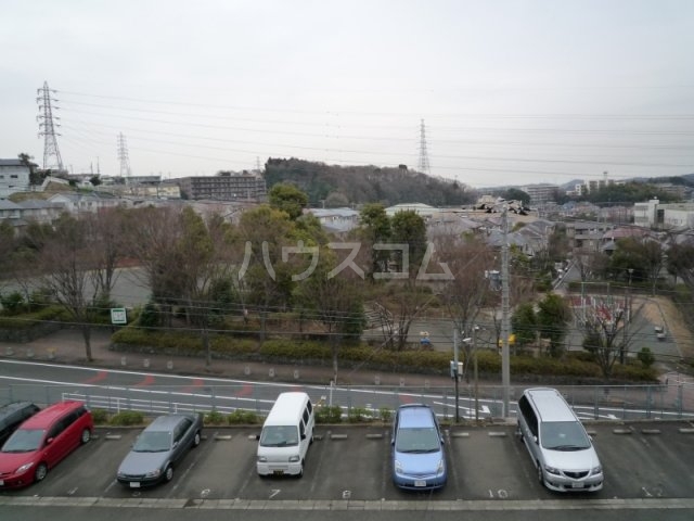 13/22 駐車場