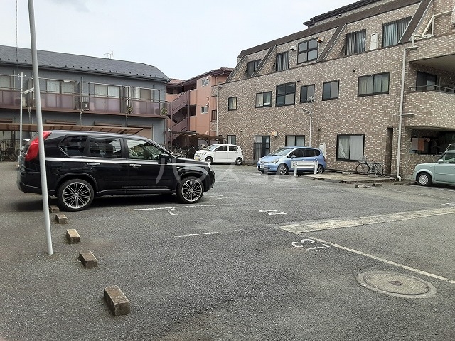 22/27 駐車場