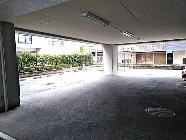 21/30 駐車場
