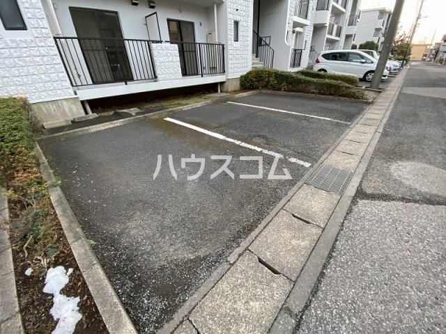 28/30 駐車場