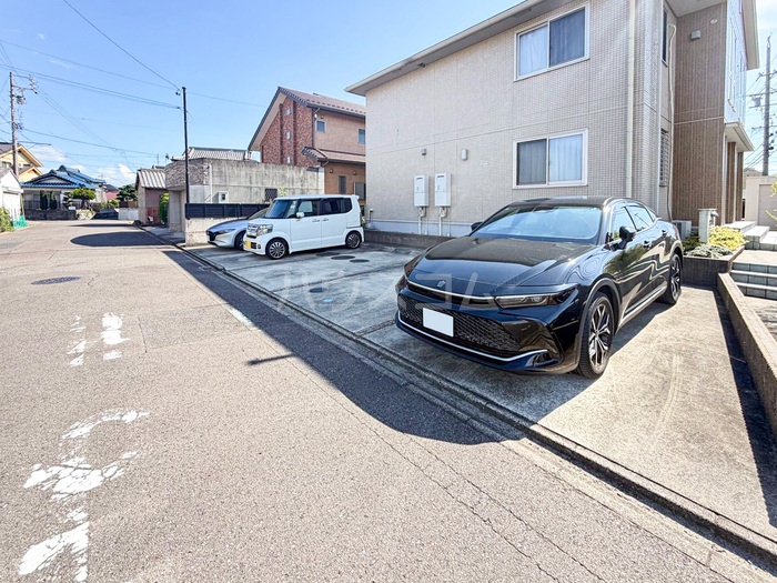 26/30 駐車場