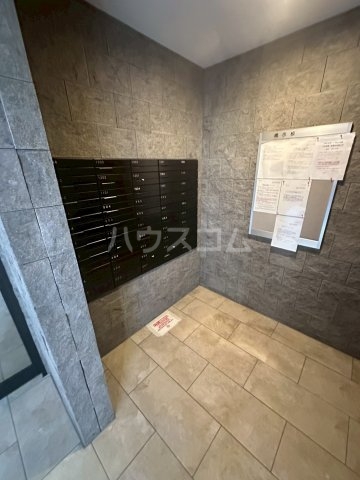 21/30 エントランス