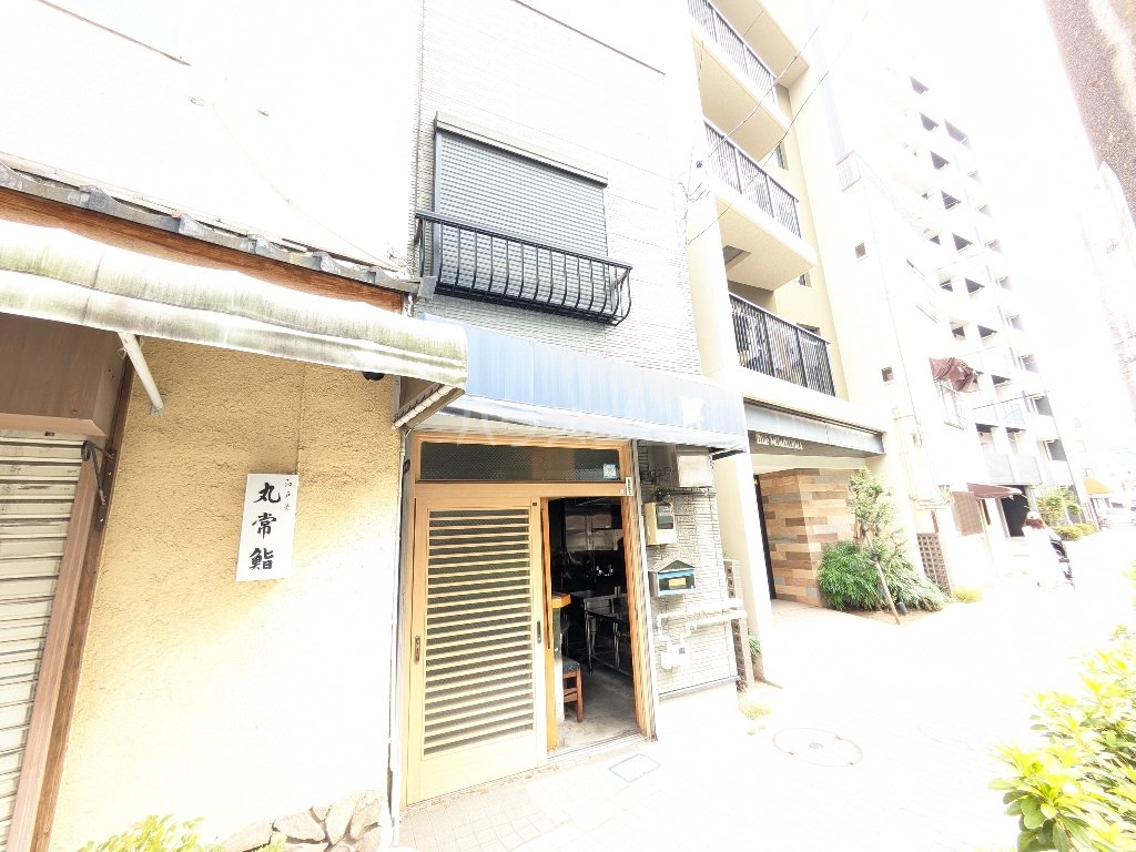 19/30 エントランス