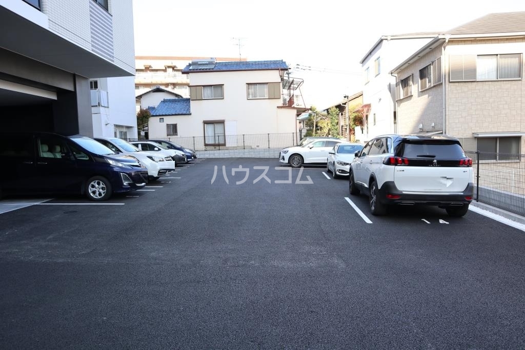 21/27 駐車場