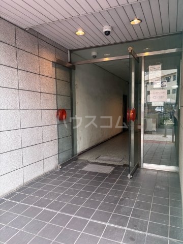 24/30 エントランス