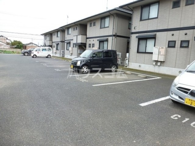 20/28 駐車場