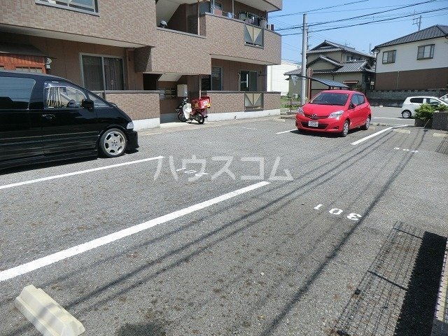 16/19 駐車場