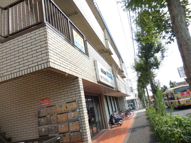 20/30 エントランス