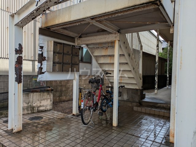 18/22 エントランス