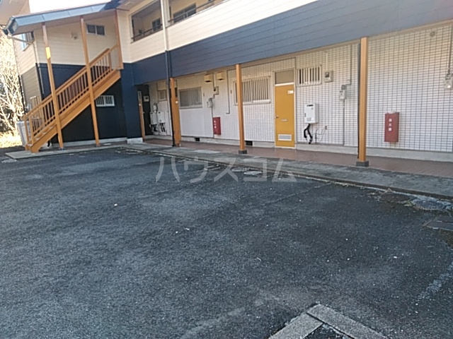 18/18 駐車場