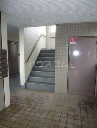 26/30 エントランス