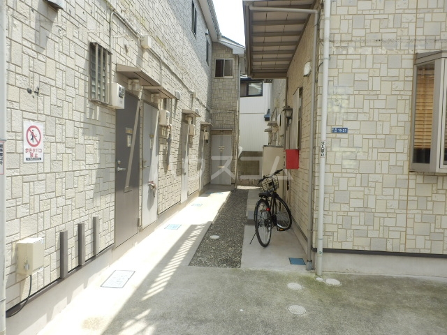 18/28 エントランス