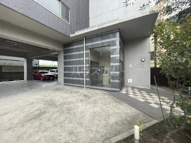 22/24 エントランス