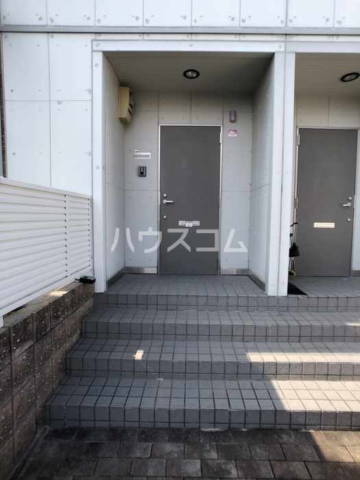 17/18 エントランス