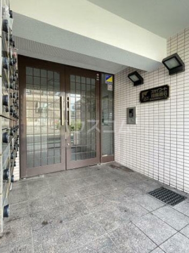24/30 エントランス