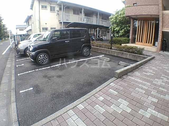 22/30 駐車場
