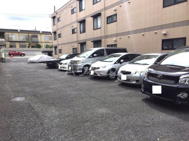 18/21 駐車場