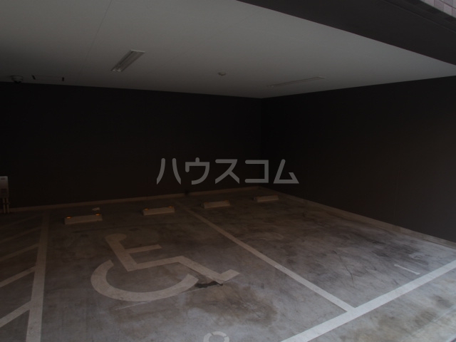 22/28 駐車場