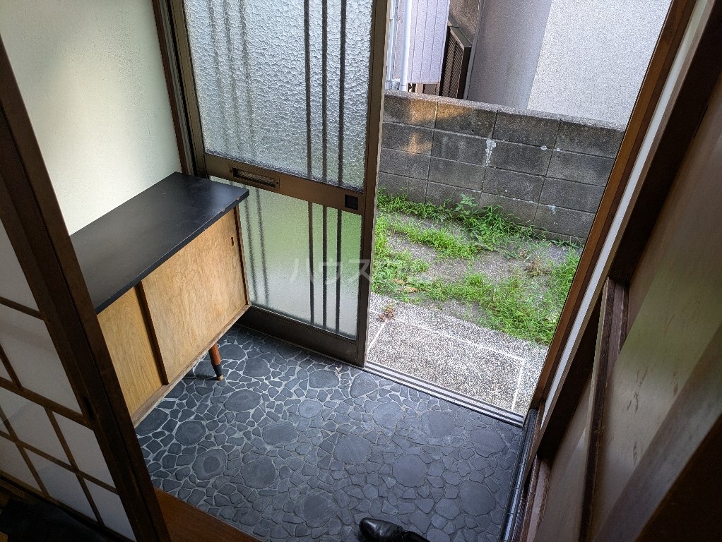 14/30 玄関