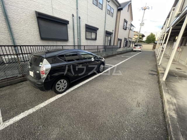 18/23 駐車場